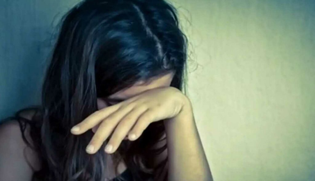 Βόλος: Κατηγορεί για ασέλγεια τον πατέρα της – Περιγραφές φρίκης από 16χρονη βασανισμένη μαθήτρια