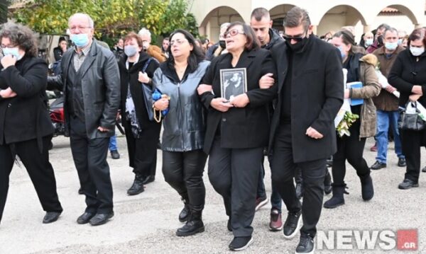 Ράγισαν καρδιές στην κηδεία του εργοδηγού του ΗΣΑΠ