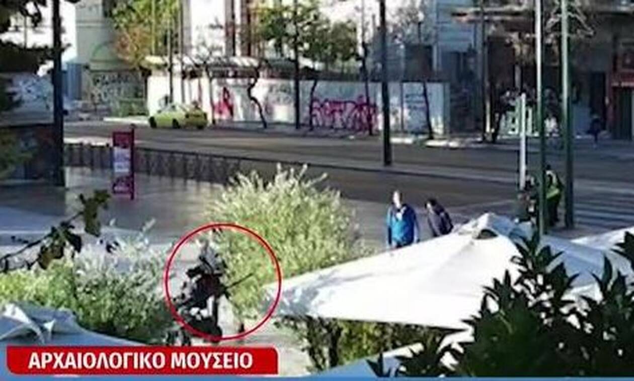 Εγκατάλειψη μωρού στο Αρχαιολογικό Μουσείο: Αυτός είναι ο άνδρας που ψάχνει η ΕΛΑΣ