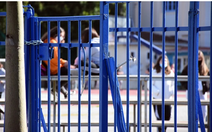 Δραπετσώνα: 16χρονη μαθήτρια έσβησε τσιγάρο στο μάτι συμμαθήτριάς της