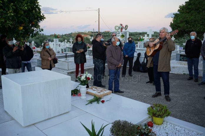 Henning Zierock: O Γερμανός που τραγουδάει Μίκη Θεοδωράκη – Η σχέση του με τον αείμνηστο μουσικοσυνθέτη | Video