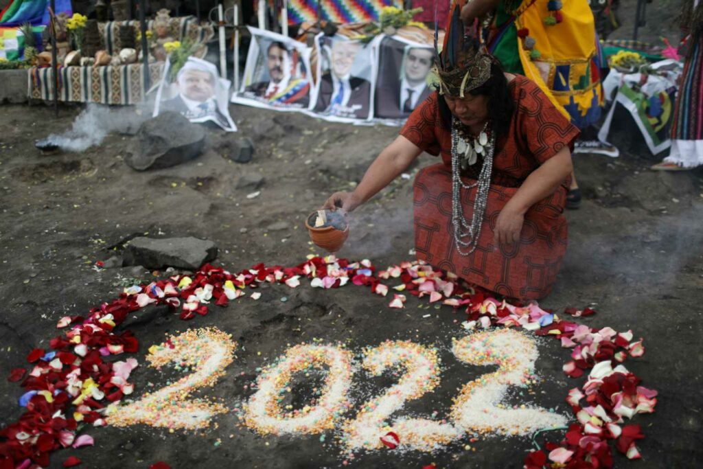 Πρωτοχρονιά 2022: Αυτά είναι τα πιο περίεργα έθιμα για τον ερχομό του νέου έτους στον πλανήτη Γη