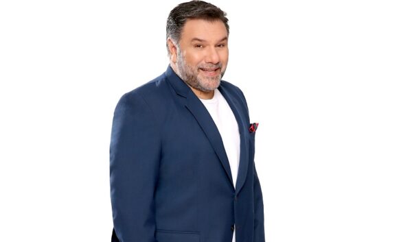 Δείτε τον Γρηγόρη Αρναούτογλου στα backstage του “Ελλάδα έχεις ταλέντο” λίγο πριν την πρεμιέρα