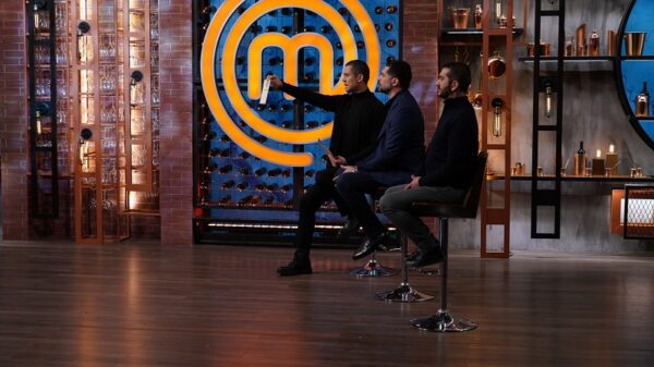 MasterChef: Όλοι κρέμονται από τα χείλη των τριών chef κριτών!