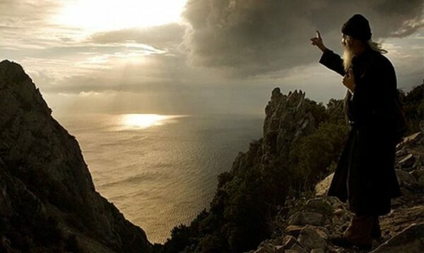 Μην ακούτε ποτέ αυτούς που κακολογούν τους άλλους