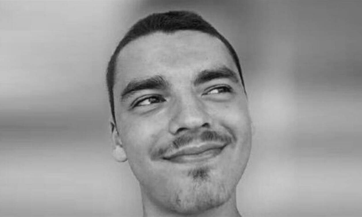 Ραγίζει καρδιές το μήνυμα του πατέρα του Άλκη: Άλκη μου αν ήξερα ότι αυτή θα ήταν η τελευταία φορά που θα σ’ έβλεπα να βγαίνεις απ’ την πόρτα, θα σ’ αγκάλιαζα και θα σού ‘δινα ένα φιλί και θα σε φώναζα ξανά για να σου δώσω κι άλλα