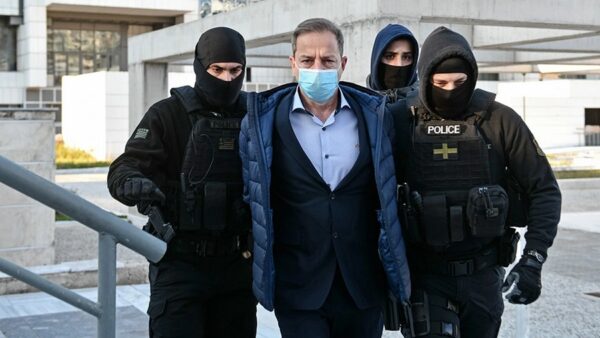 Δίκη Λιγνάδη: «Με εκμεταλλεύτηκε, ήμουν αθώος…δεν ήξερα ότι θα μπορούσε ένας άνθρωπος να κάνει κάτι τέτοιο σε ένα παιδί» είπε ο πρώτος άνδρας που τον κατήγγειλε