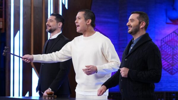 MasterChef: Ο «χρόνος είναι και ο Σωτήρης Κοντιζάς είναι στη θέση του δημοπράτη