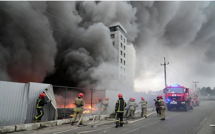 Πόλεμος στην Ουκρανία: Ισχυρές εκρήξεις στο Κίεβο – Οι Ρώσοι κατέλαβαν το πυρηνικό εργοστάσιο στη Ζαπορίζια