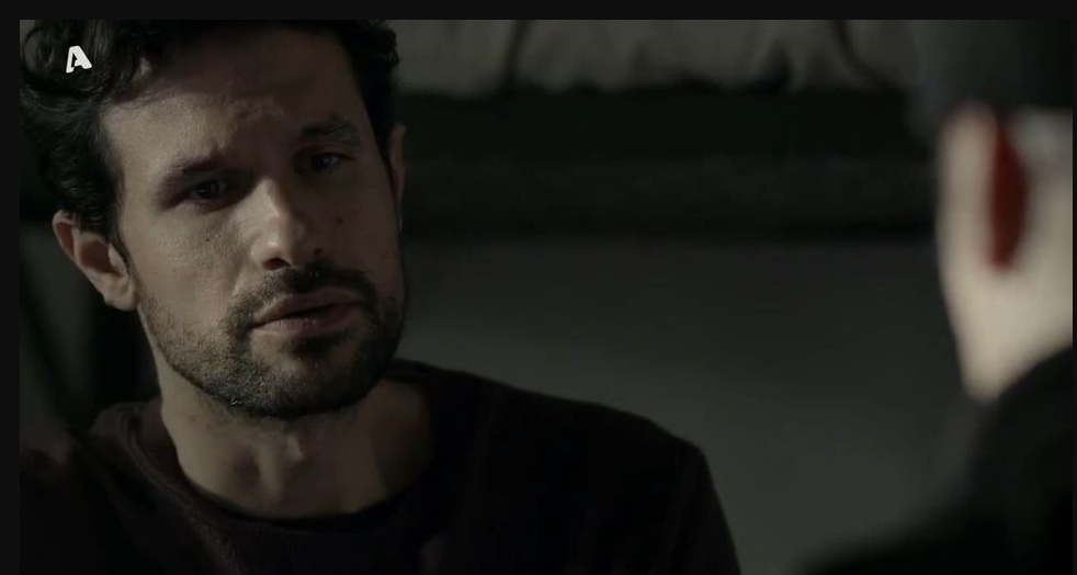 Σασμός-Sneak Preview: Η Στέλλα κατηγορεί την Αργυρώ στον Αστέρη κι εκείνος της ζητάει να μην ξαναπάει στη φυλακή