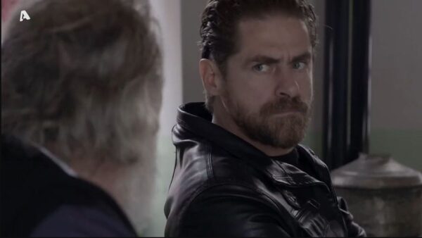 Σασμός-Sneak Preview:  O Mαθιός φτάνει κάπου που δεν περιμένει κανείς..