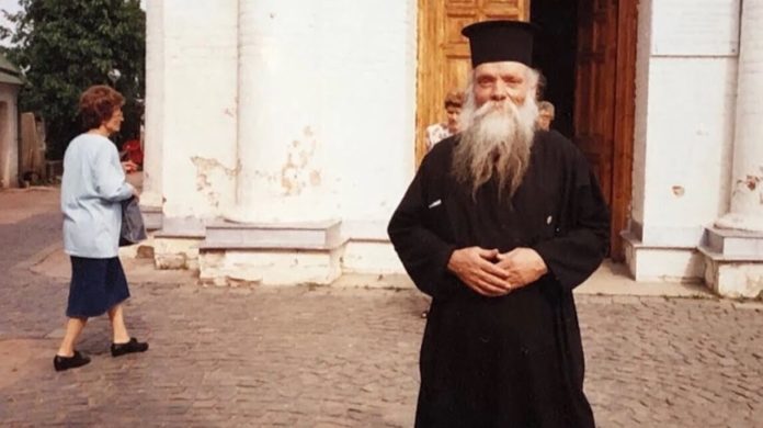 Πατήρ Ευμένιος Σαριδάκης: Η ιστορία του λεπρού ιερέα από την Κρήτη που ανακηρύχθηκε άγιος | Photos + Video