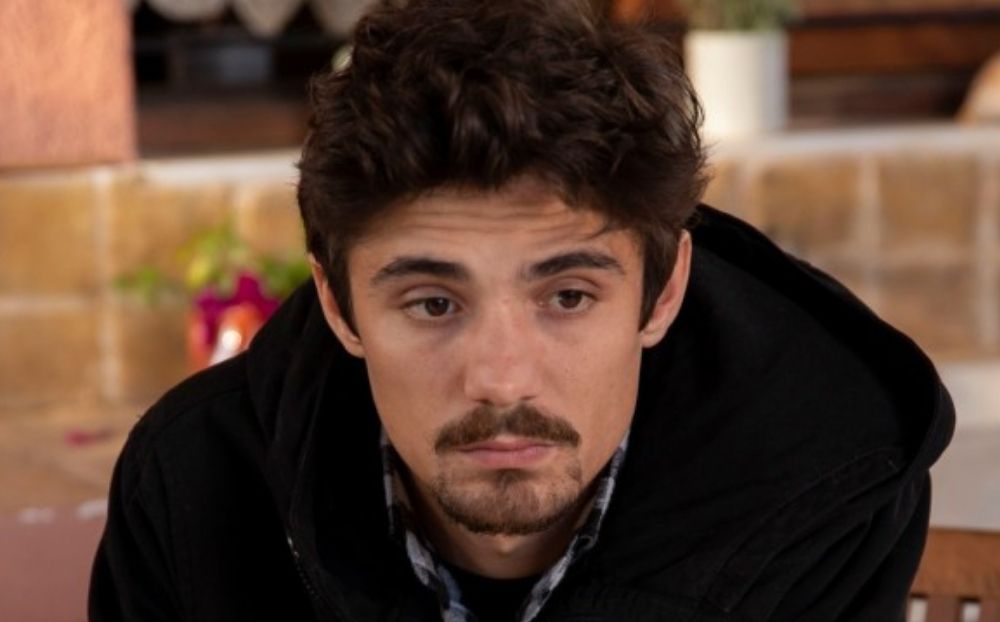 Σασμός: Το μεγαλύτερο μυστικό το κρατά φυλαγμένο ο Πετρής, που επιστρέφει με τον δικό του τρόπο