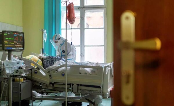 Ευλογιά των πιθήκων: Ποια η διαφορά με την ανεμοβλογιά – «Μεταδίδεται κυρίως εκεί που υπάρχουν δερματικές αλλοιώσεις»