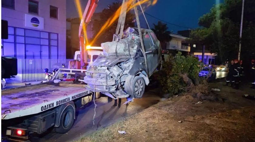 Τροχαίο στο Χαλάνδρι με έναν 18χρονο νεκρό – Σμπαράλια το αυτοκίνητό του