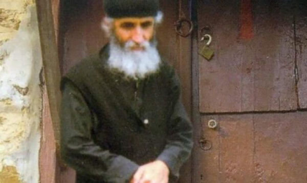 Τα «τσιγάρα» του Οσίου Παϊσίου