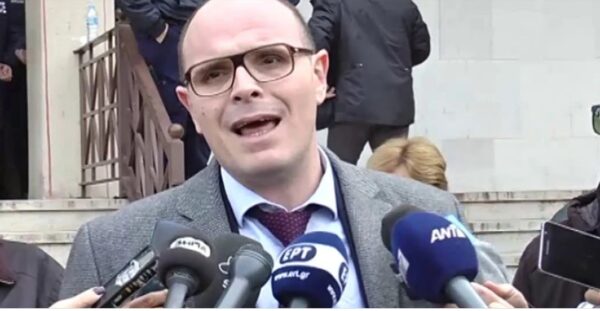 «Δεν άντεξα…» Λύγισε ο δικηγόρος του πατέρα των παιδιών που τα βίαζε ο σύντροφος της μητέρας τους