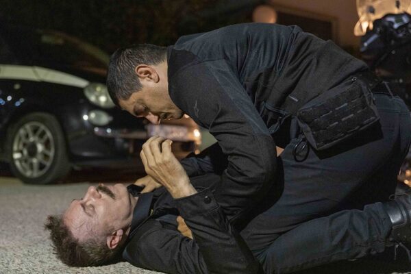 Σασμός-Sneak Preview:  Μάχη για τη  ζωή του δίνει ο Καραπάνος με τον Γεράσιμο στο πλευρό του