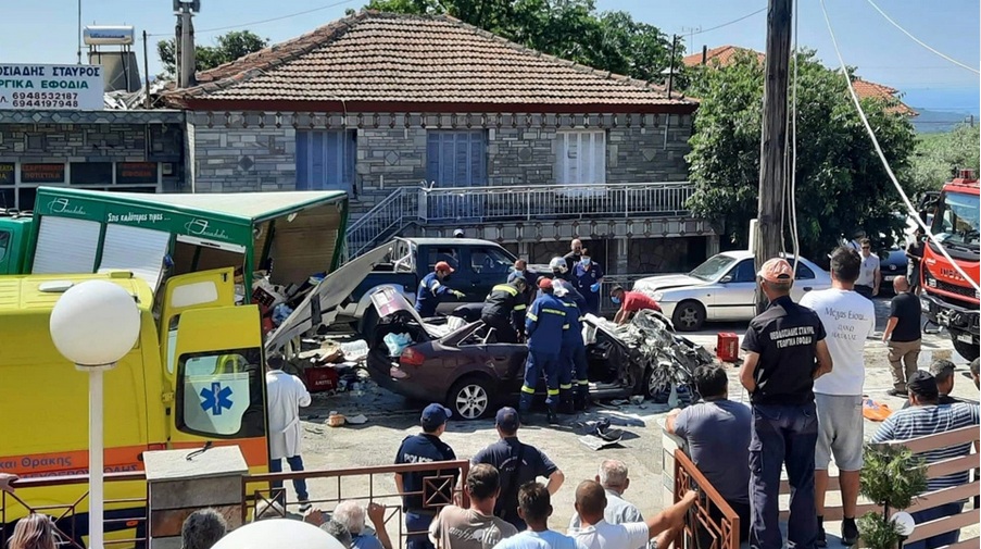 Τροχαίο με τρεις νεκρούς στην Καβάλα – Συγκλονίζει η μητέρα του 55χρονου οδηγού φορτηγού: «Φεύγω μανούλα» είπε