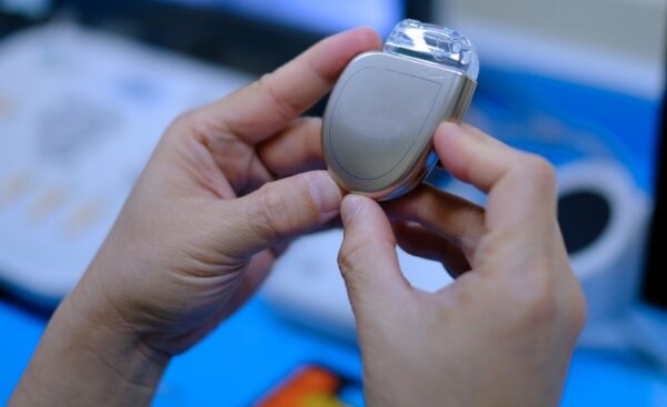 Βηματοδότης εγκεφάλου: Η «επανάσταση» στη θεραπεία της Πάρκινσον