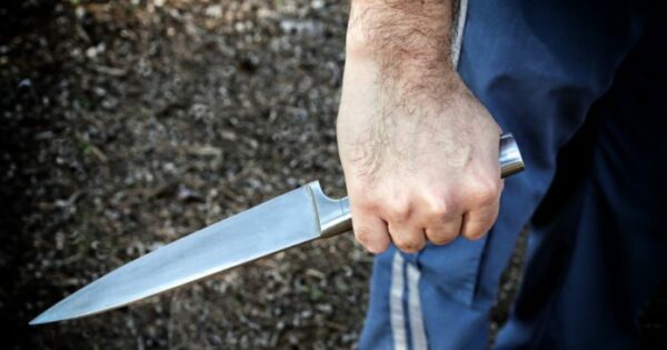 «Θα σε σφάξω εγώ μια μέρα» – Απίστευτες μαρτυρίες για τον 18χρονο που μαχαίρωσε τον πατέρα του