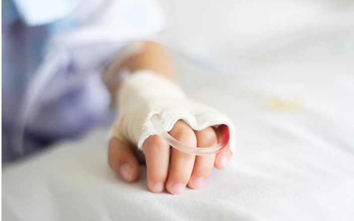 Οξεία ηπατίτιδα σε παιδιά: Τραγικός θάνατος βρέφους 13 μηνών – Τι πρέπει να προσέχουν οι γονείς