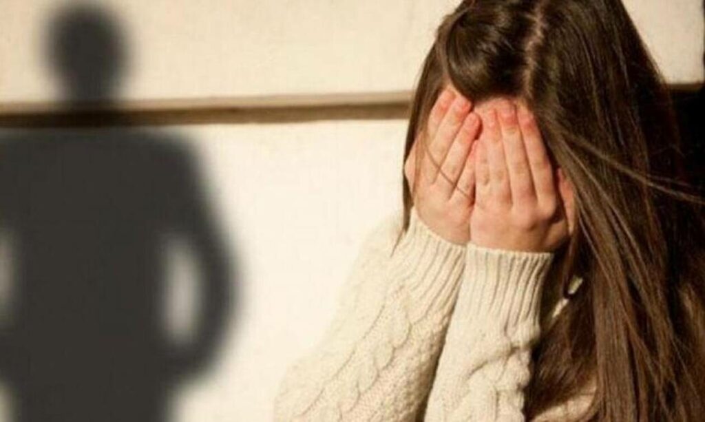 Κρήτη: Ποινική δίωξη σε βάρος του 46χρονου πατριού για ασέλγεια στην 13χρονη