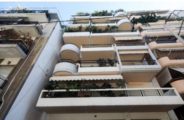 Κυψέλη: Έφυγαν μαζί από τη ζωή πριν από ημέρες και δεν τους αναζήτησε κανείς