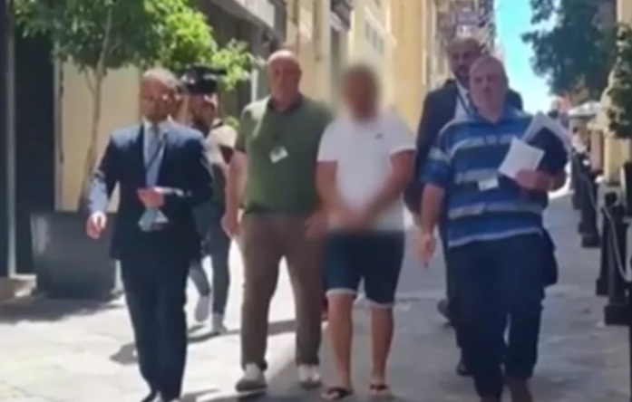Αίγινα: Αυτός είναι ο 36χρονος που συνελήφθη στην Μάλτα για το διπλό φονικό στην Αίγινα – Τι τον πρόδωσε