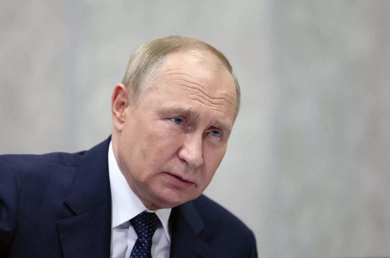 Στους νεκρούς γονείς του Πούτιν άφησαν σημείωμα – «Ο γιος σας συμπεριφέρεται απαράδεκτα»