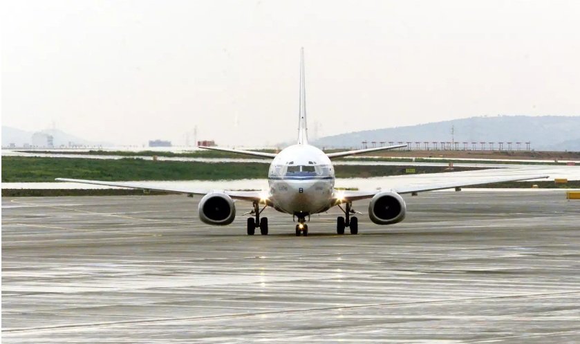 Σαντορίνη: Ο πιλότος «το έσκισε» το αεροπλάνο και αποθεώθηκε από τους επιβάτες σε πτήση για Αθήνα