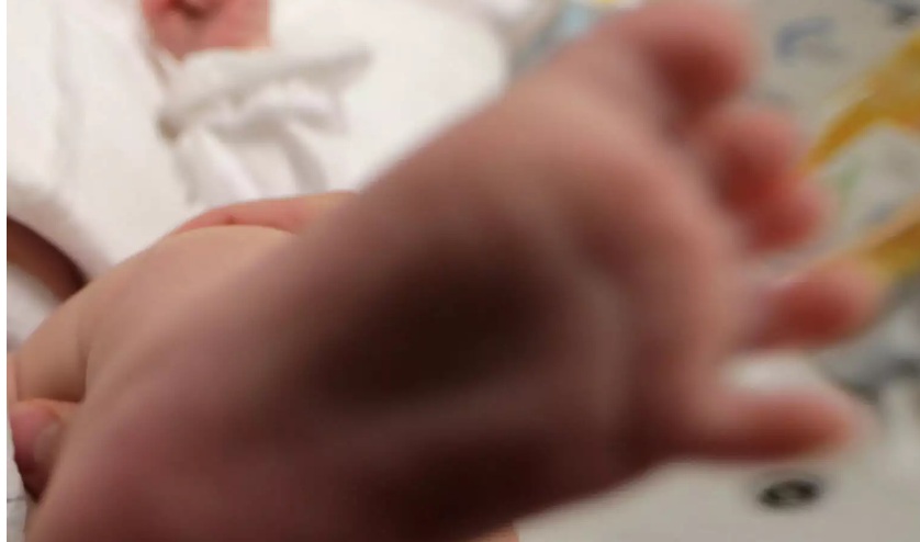 Νεκρό μωράκι 10 μηνών στην  Αχαΐα:   – Το βρήκε ο πατριός του