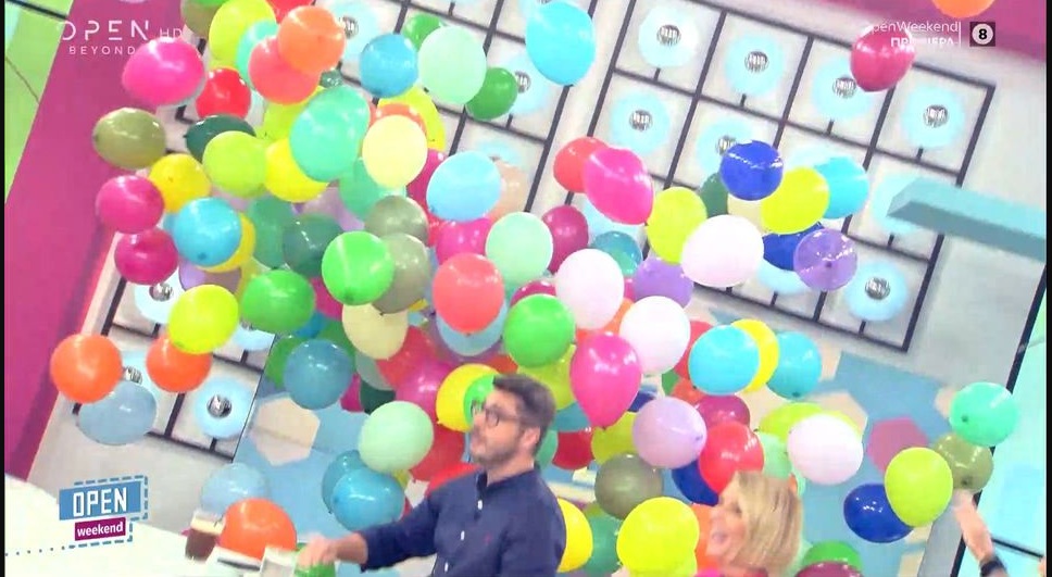 Η εντυπωσιακή πρεμιέρα του OPEN Weekend και της Ελένης Τσολάκη με  μπαλόνια και λουλούδια