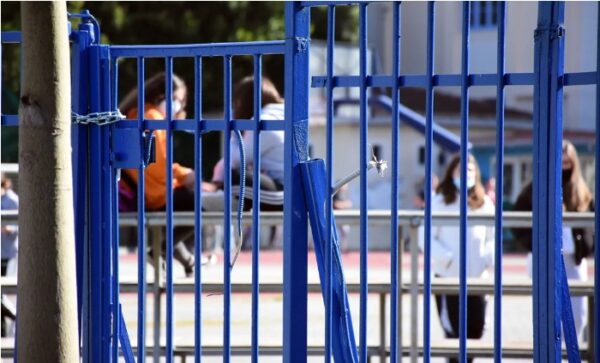 Σοκ στην Καισαριανή: 15χρονος μαχαίρωσε 16χρονο έξω από σχολείο