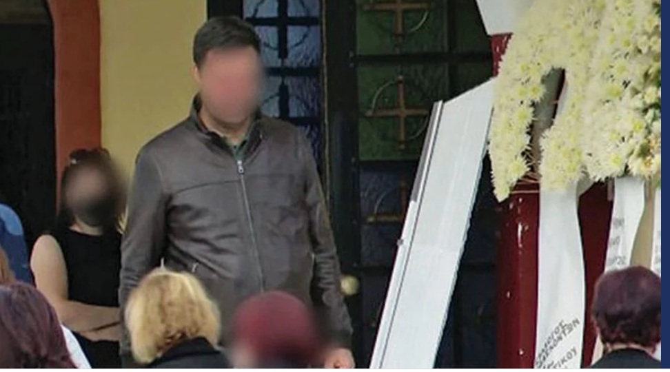 Ράγισαν καρδιές στην κηδεία του 12χρονου στην Καρδίτσα που κρεμάστηκε μέσα στο σπίτι του