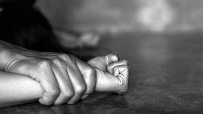 Κρήτη:  Στροφή 180 μοιρών από τη μητέρα της ανήλικης που κατήγγειλε τον πατριό της για βιασμό – Παραμένει στο νοσοκομείο η 13χρονη