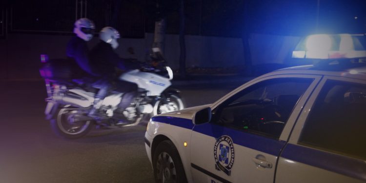 Θεσσαλονίκη: Τρόμος για 19χρονη κοπέλα- Την μαχαίρωσαν στη μέση του δρόμου