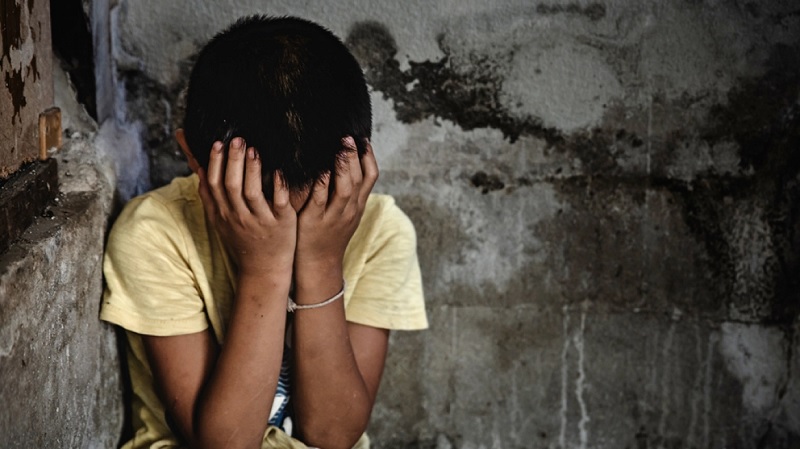 Πετράλωνα: Η μήνυση των παιδιών κατά της μητέρας – «Μας παρατούσε στα χέρια του διεστραμμένου πατέρα μας»