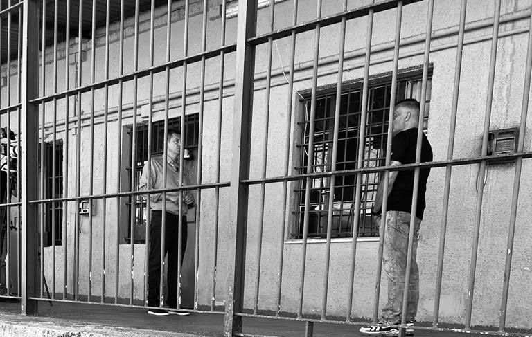 Μια ζωή στη φυλακή:  Πώς είναι η ζωή πίσω από τα κάγκελα; Πώς κυλά η ημέρα κλεισμένος σε ένα κελί;