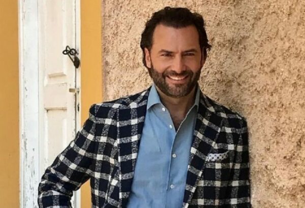 Στα Χανιά για γάμο και… μπιλιάρδο ο Παναγιώτης Μπουγιούρης  (Photos)