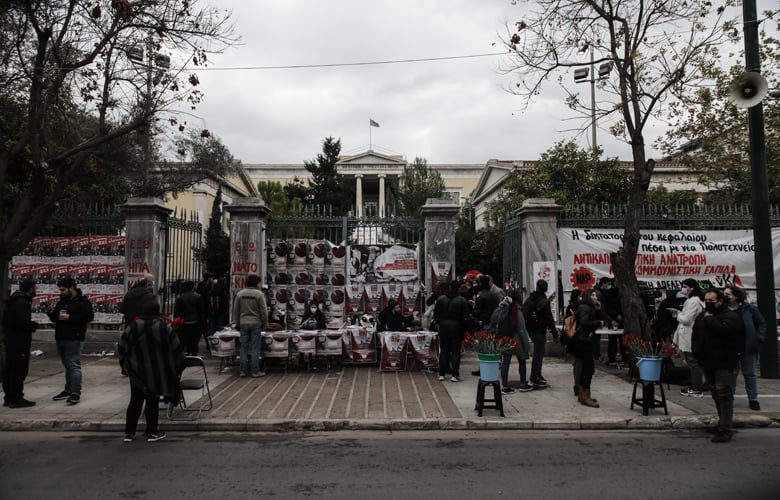 «Εδώ Πολυτεχνείο»: Φρούριο η Αθήνα για την κορύφωση των εκδηλώσεων – Ποιοι δρόμοι και σταθμοί του μετρό κλείνουν