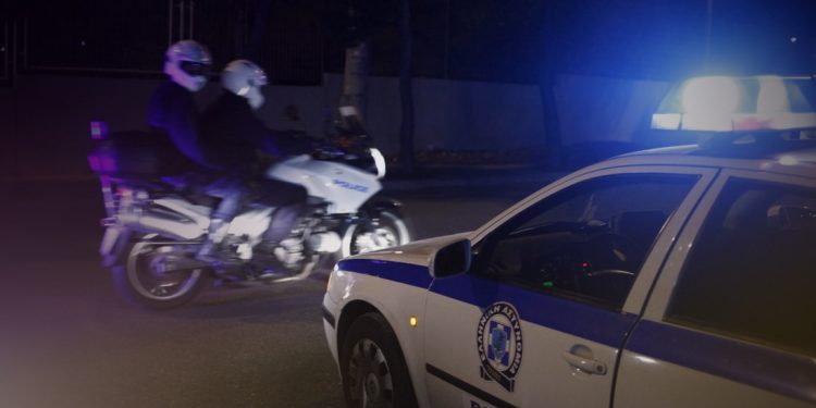 Μαχαίρωσαν 15χρονο σε σουβλατζίδικο στη Νέα Σμύρνη