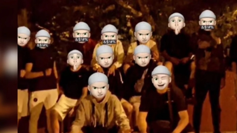 Ίλιον: Μέλη «σκληρής» συμμορίας ανηλίκων οι βιαστές του 15χρονου – Ποζάρουν με στιλέτα και full face στο TikTok