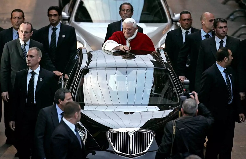 Πάπας Βενέδικτος: Στις 5 Ιανουαρίου η κηδεία του – Σε λαϊκό προσκύνημα η σορός του