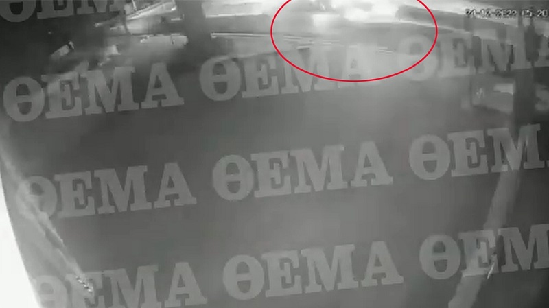 Φρικτό τροχαίο στη λεωφόρο Σουνίου – Βίντεο σοκ από την στιγμή που το αυτοκίνητο παρασύρει δημοτικό υπάλληλο