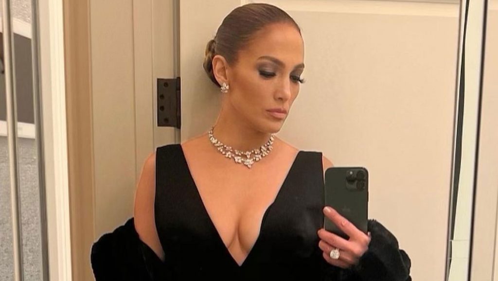 Jennifer Lopez: Αποκαλύπτει τα μυστικά της beauty ρουτίνας της που ακολουθεί εδώ και χρόνια
