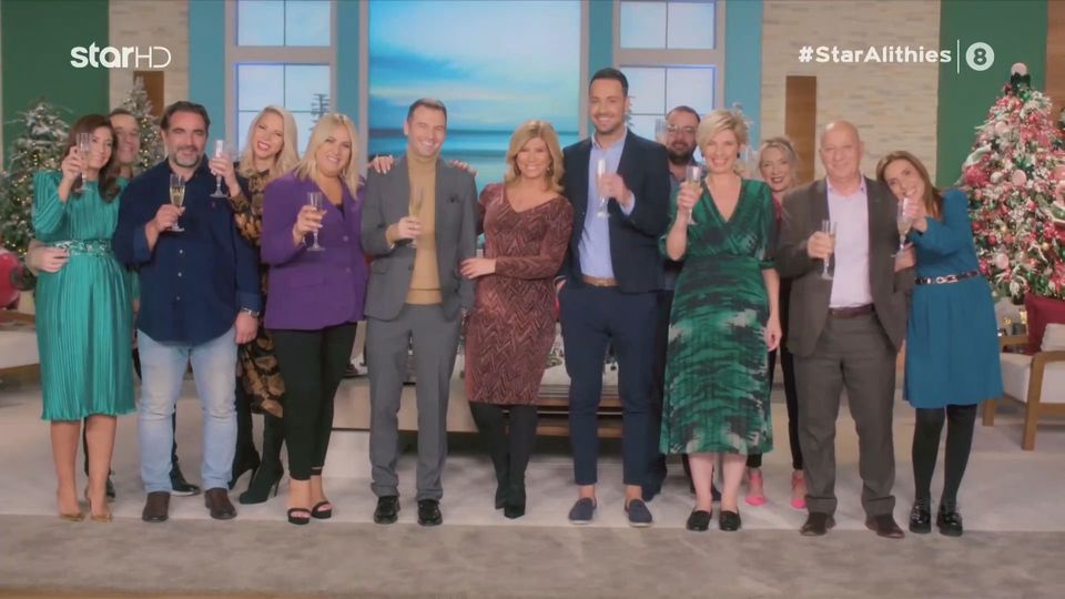 “Aλήθειες με τη Ζήνα”: Το απίθανο Χριστουγεννιάτικο trailer της εκπομπής ξεχειλίζει από χιούμορ και…αγκαλιές!