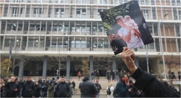 Θεσσαλονίκη: Πέθανε ο 16χρονος Ρομά που δέχτηκε σφαίρα στο κεφάλι από αστυνομικό σε καταδίωξη