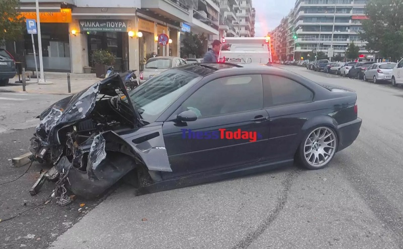 Θεσσαλονίκη: Αυτοκίνητο έπεσε πάνω σε 6 οχήματα – Ο οδηγός… κλείδωσε κι έφυγε