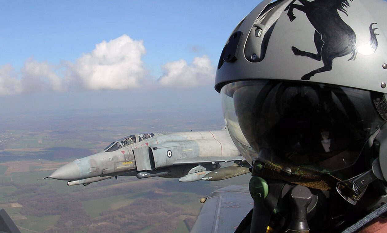 Πτώση F-4 Phantom: Αυτός είναι ο 29χρονος  νεκρός συγκυβερνήτης – Θρήνος για τον Υποσμηναγό Μάριο Τουρούτσικα